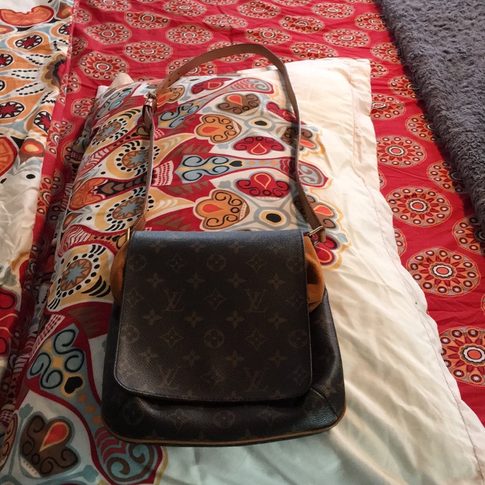 Cross over classic bag